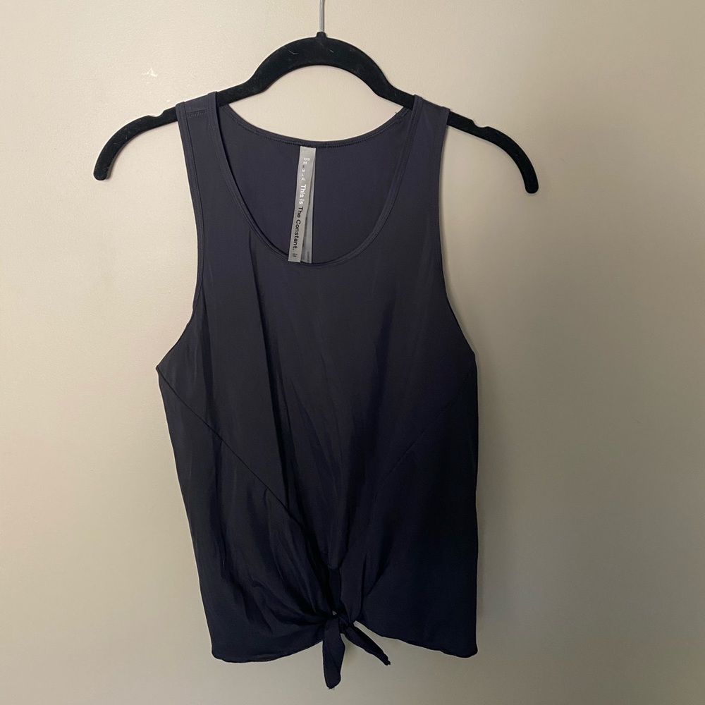 Nylon/spandex black workout top with front tie